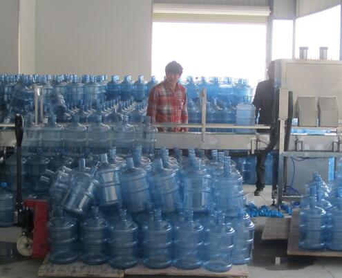 桶装水生产线完全按照国标进行生产